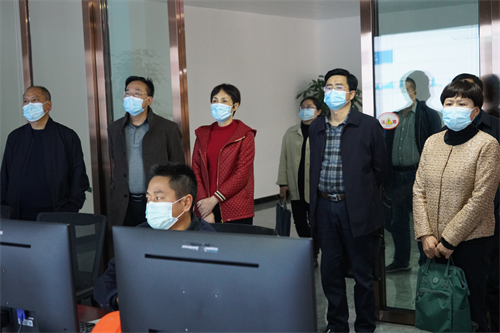 2021-11-19湖南證監(jiān)局副局長于星星一行來張家界萬眾實業(yè)集團(tuán)有限公司調(diào)研工作