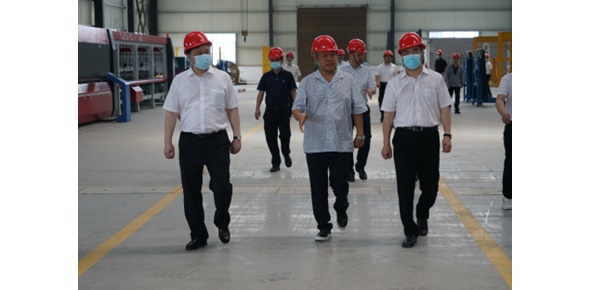 2022-6-29市委書記劉革安陪同省金融監(jiān)管局、國家開發(fā)銀行等領(lǐng)導(dǎo)視察萬眾集團(tuán)